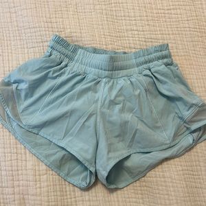 lululemon hotty hot short 2.5 inches in blue glow